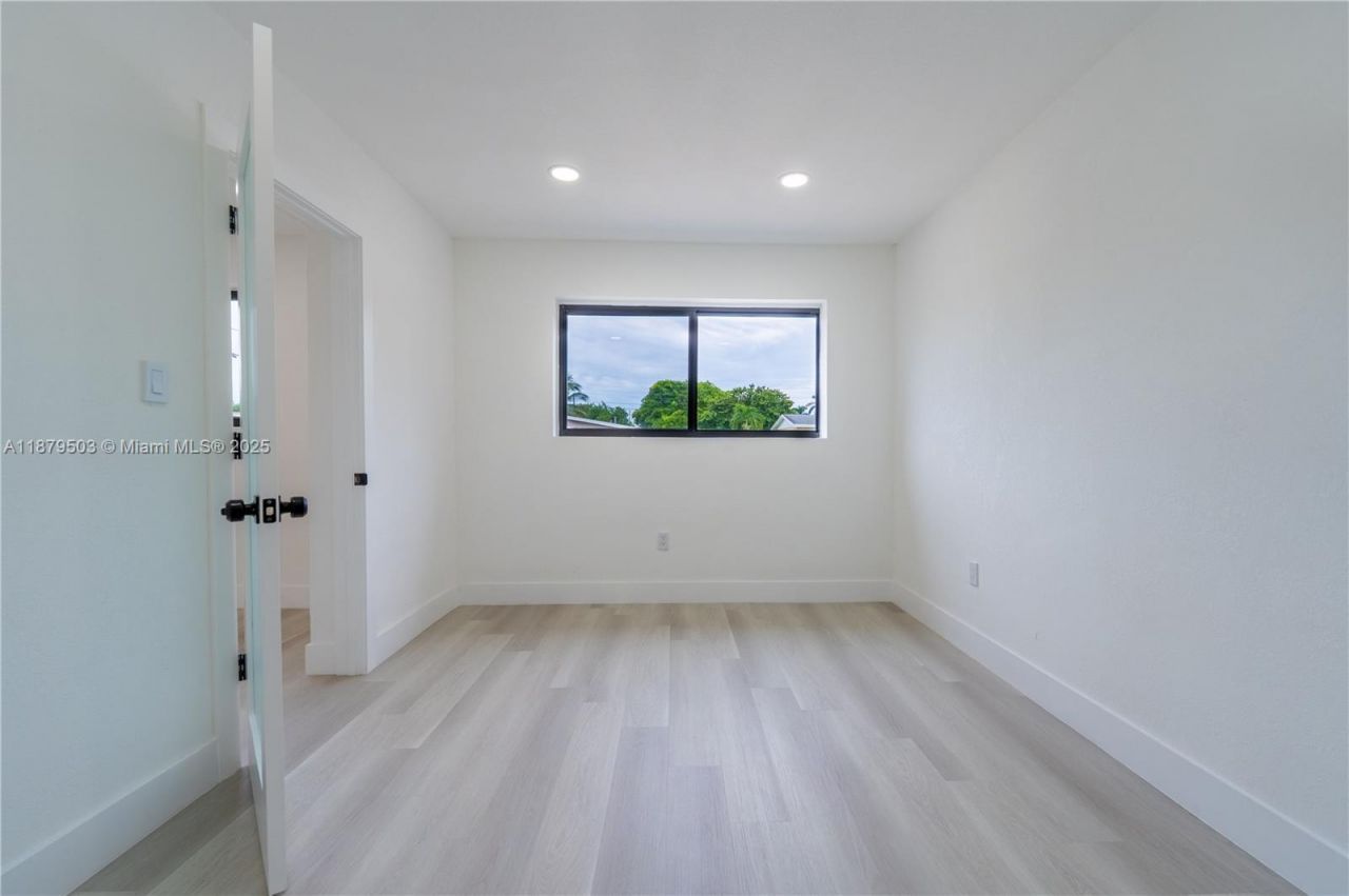 1301 NW 176th Ter, Miami Gardens, FL 33169 Photo