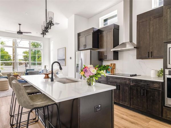 13325 Bee Street, Unit 302, Farmers Branch, TX 75234