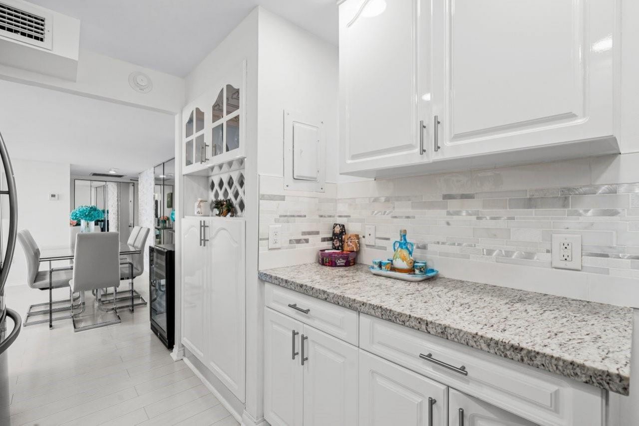 5600 N Flagler Drive, Unit 2004, West Palm Beach, FL 33407 Photo