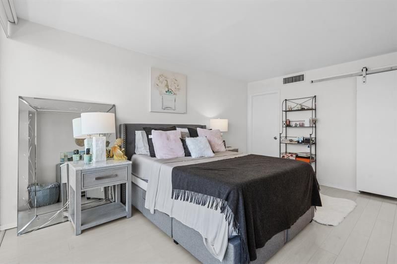 5600 N Flagler Dr, Unit 2004, West Palm Beach, FL 33407 Photo