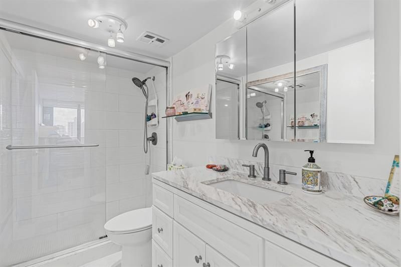 5600 N Flagler Dr, Unit 2004, West Palm Beach, FL 33407 Photo