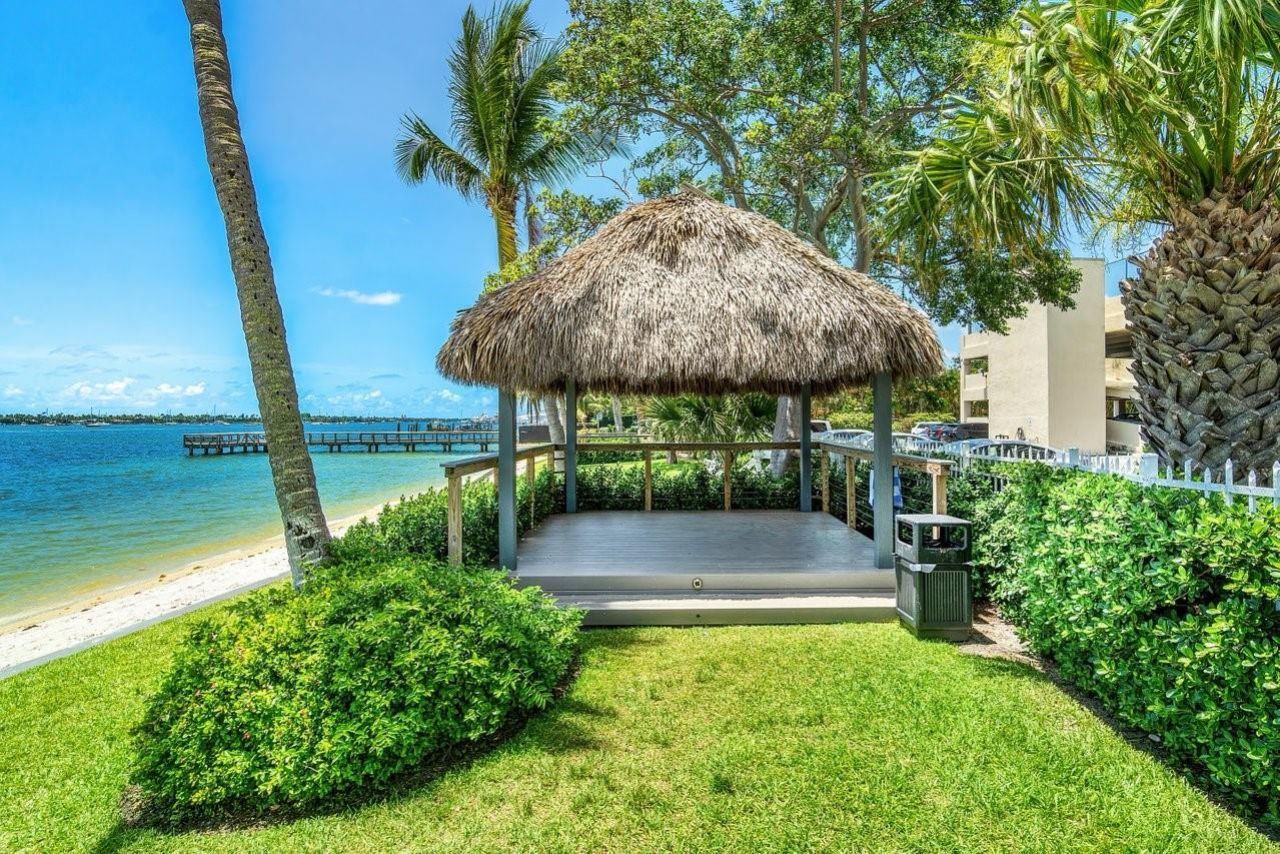 5600 N Flagler Drive, Unit 2004, West Palm Beach, FL 33407 Photo