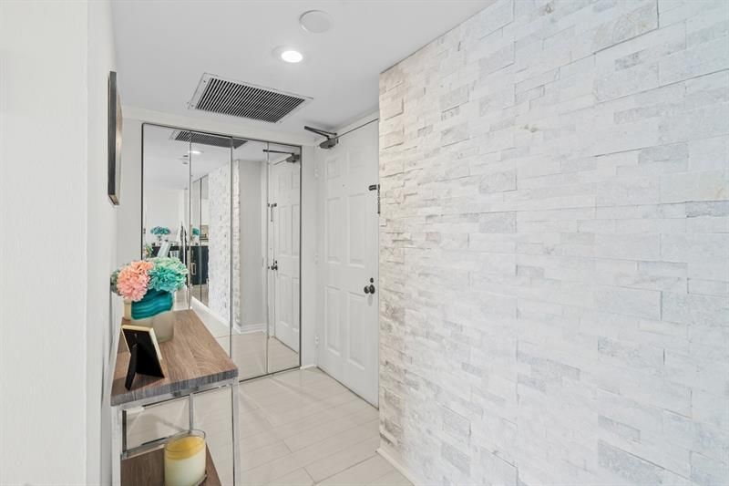 5600 N Flagler Dr, Unit 2004, West Palm Beach, FL 33407 Photo