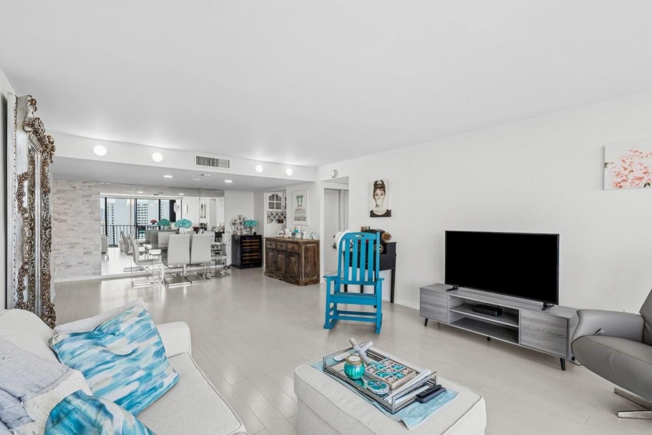 5600 N Flagler Drive, Unit 2004, West Palm Beach, FL 33407 Photo