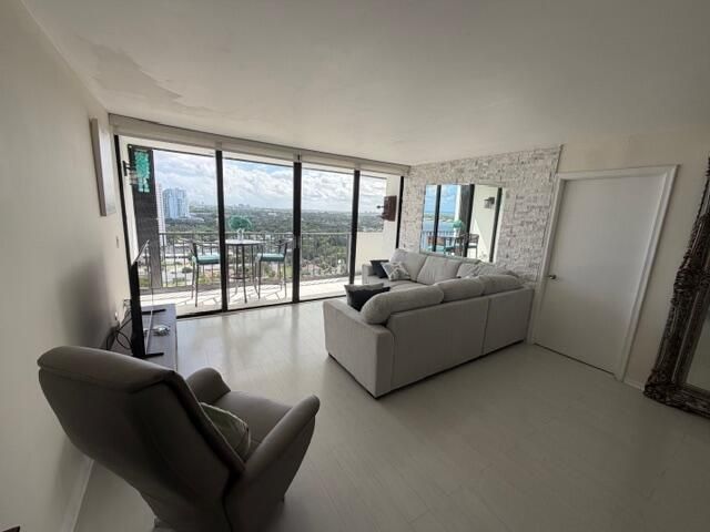 5600 N Flagler Drive, Unit 2004, West Palm Beach, FL 33407 Photo