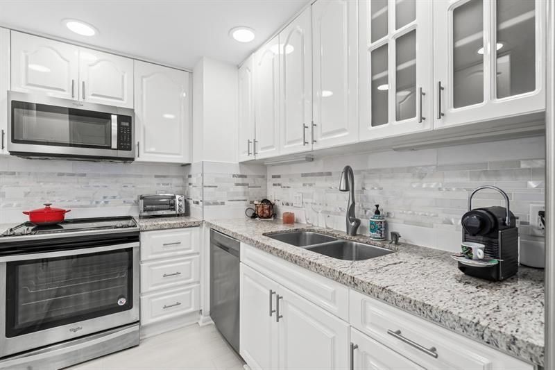 5600 N Flagler Dr, Unit 2004, West Palm Beach, FL 33407 Photo