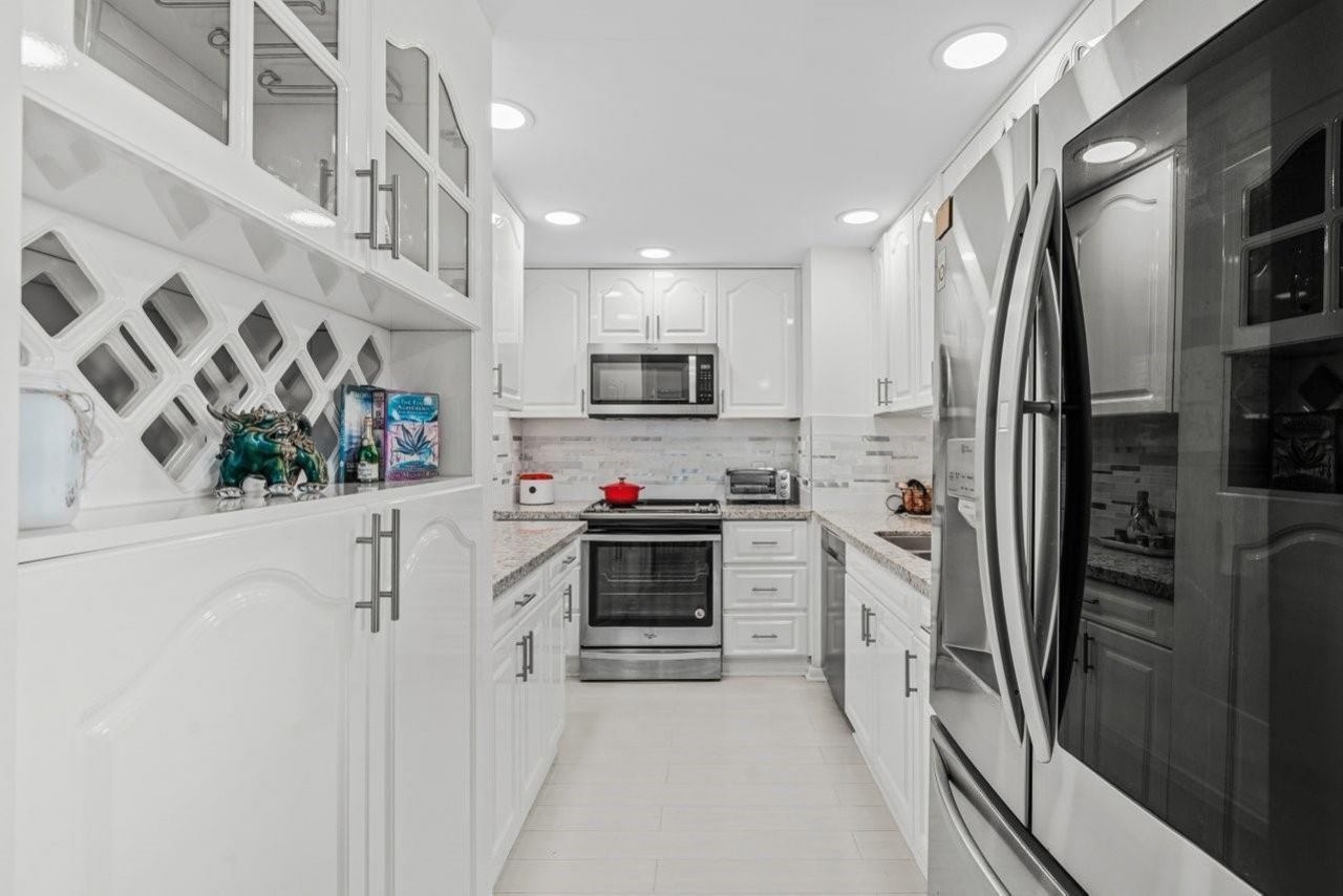 5600 N Flagler Drive, Unit 2004, West Palm Beach, FL 33407 Photo