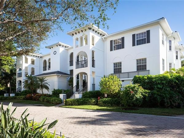 790 Bentwater CIR, Unit 203, NAPLES, FL 34108