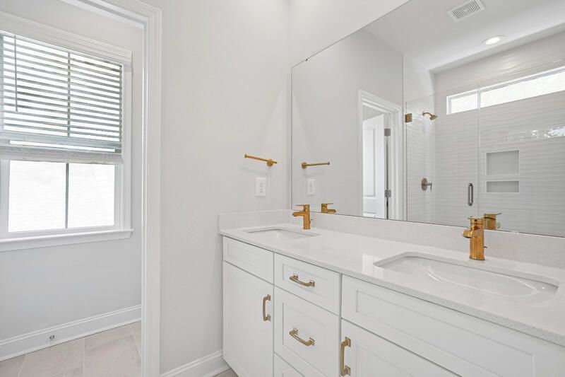 442 Queenview Lane Photo 2