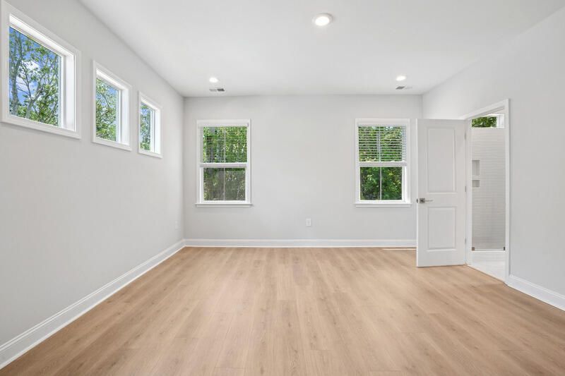 442 Queenview Lane Photo 4