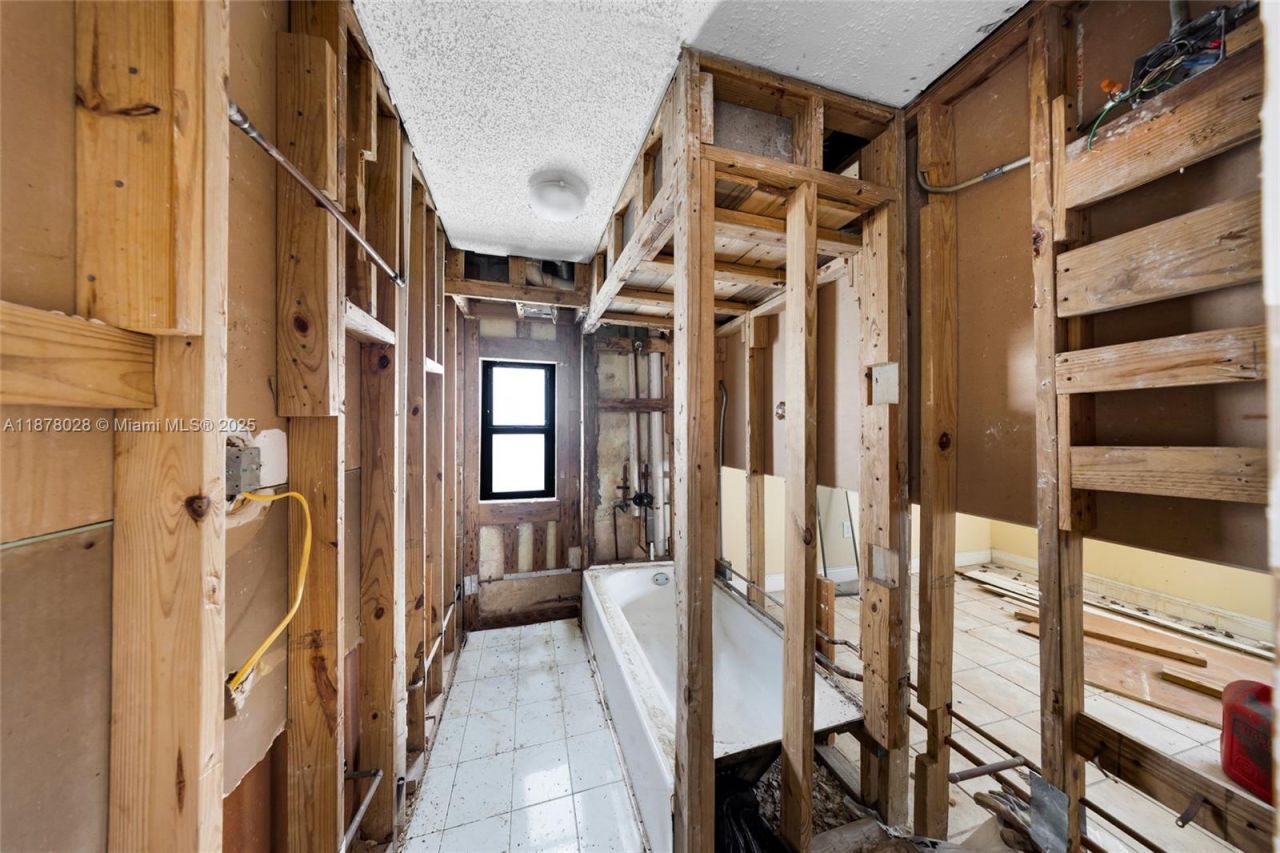 227 NW 17th Ave, Miami, FL 33125 Photo