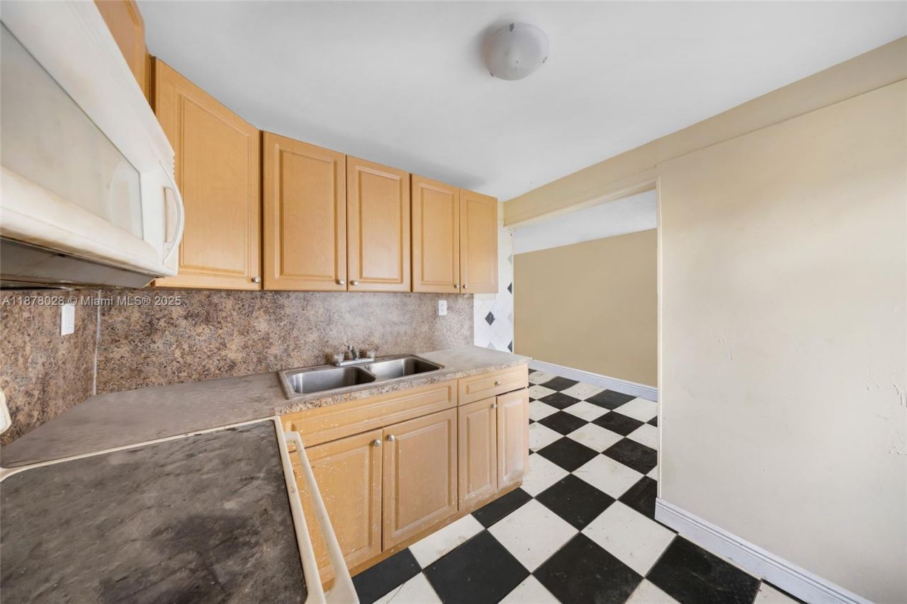 227 NW 17th Ave, Miami, FL 33125 Photo