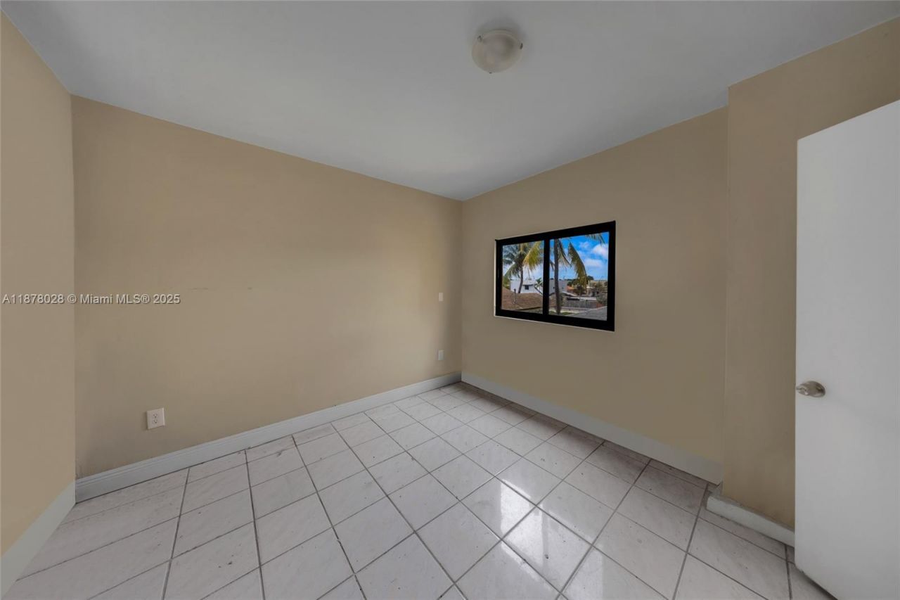 227 NW 17th Ave, Miami, FL 33125 Photo