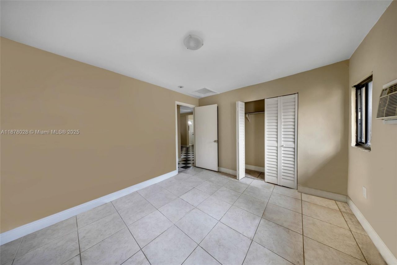 227 NW 17th Ave, Miami, FL 33125 Photo