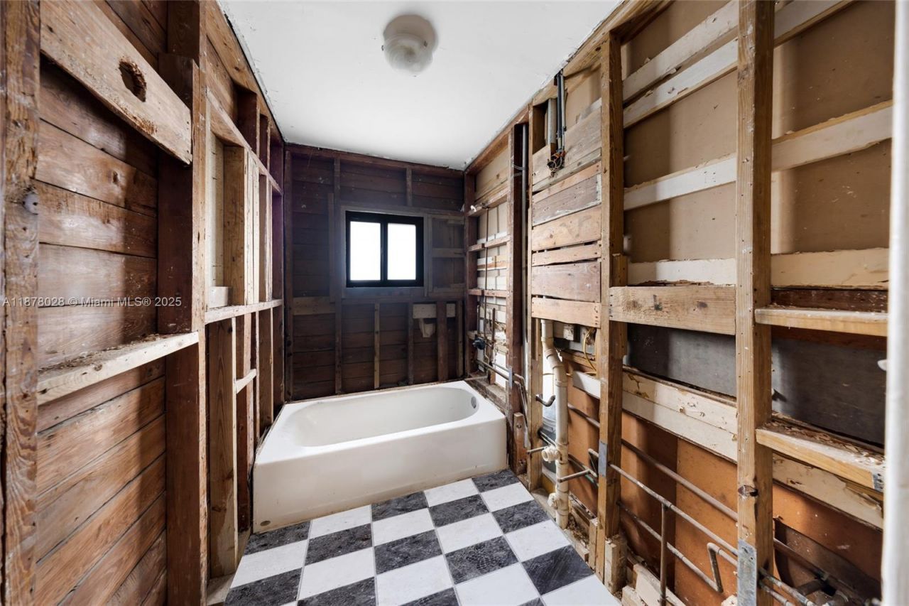 227 NW 17th Ave, Miami, FL 33125 Photo