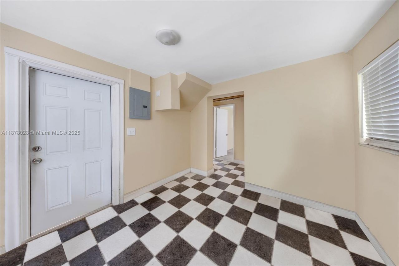 227 NW 17th Ave, Miami, FL 33125 Photo