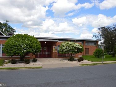 2300 MAHANTONGO STREET, POTTSVILLE, PA 17901