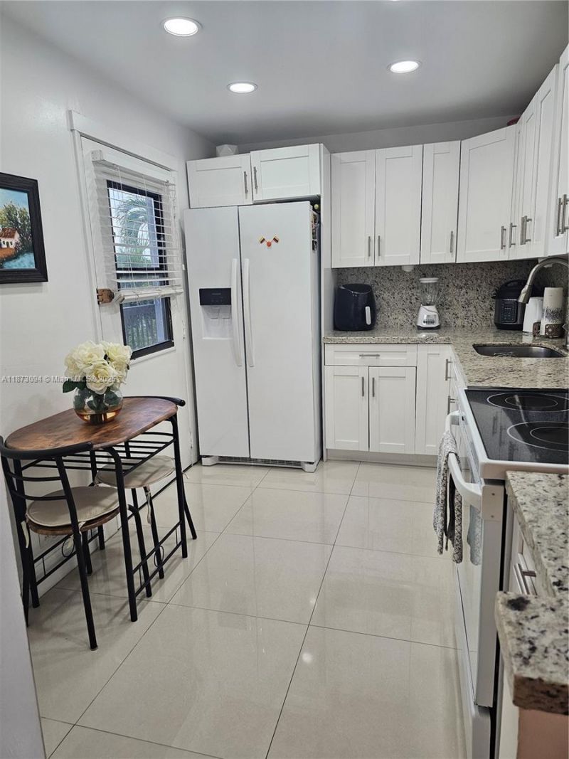 20400 W Country Club Dr, Unit 315, Aventura, FL 33180 Photo