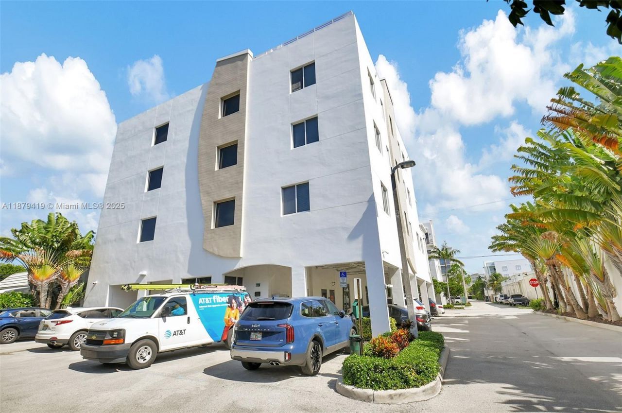 110 SE 2nd St, Unit 203, Delray Beach, FL 33444 Photo