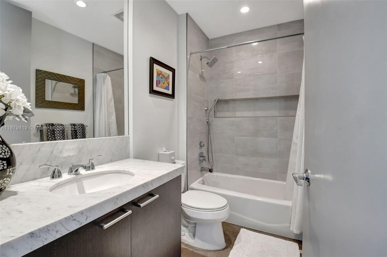 110 SE 2nd St, Unit 203, Delray Beach, FL 33444 Photo