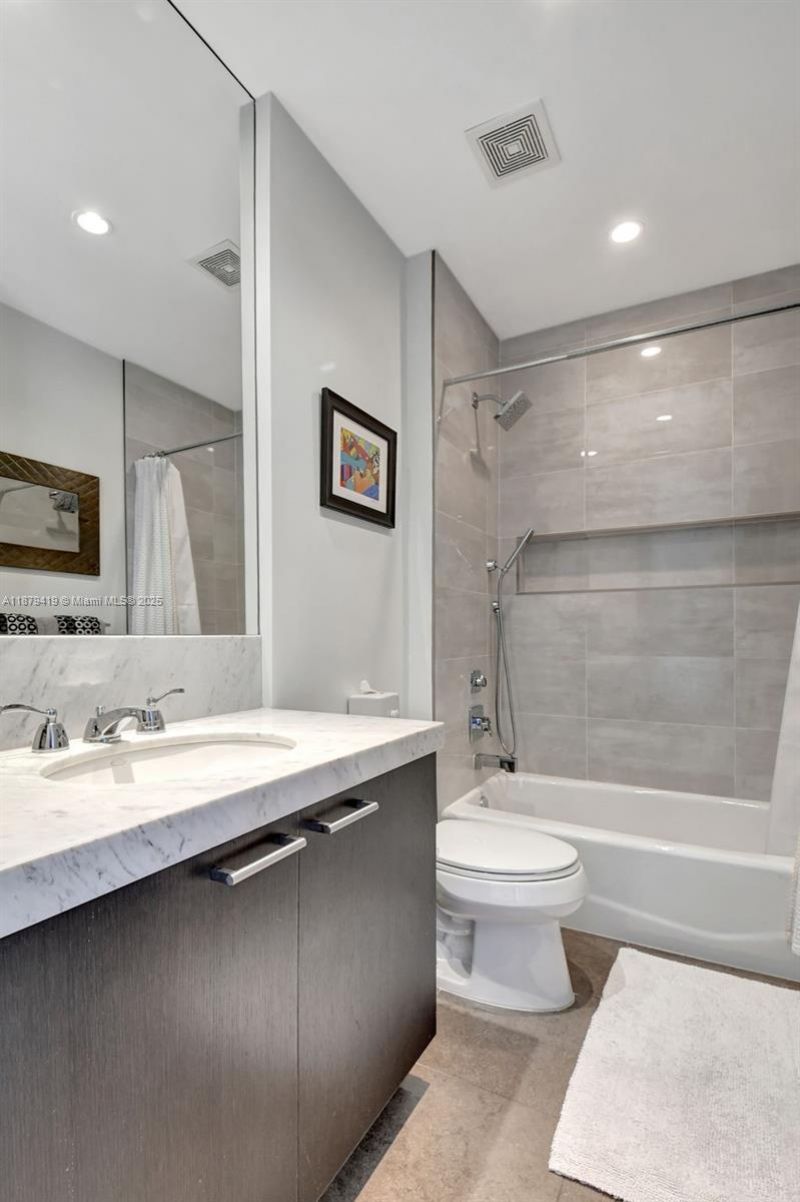 110 SE 2nd St, Unit 203, Delray Beach, FL 33444 Photo