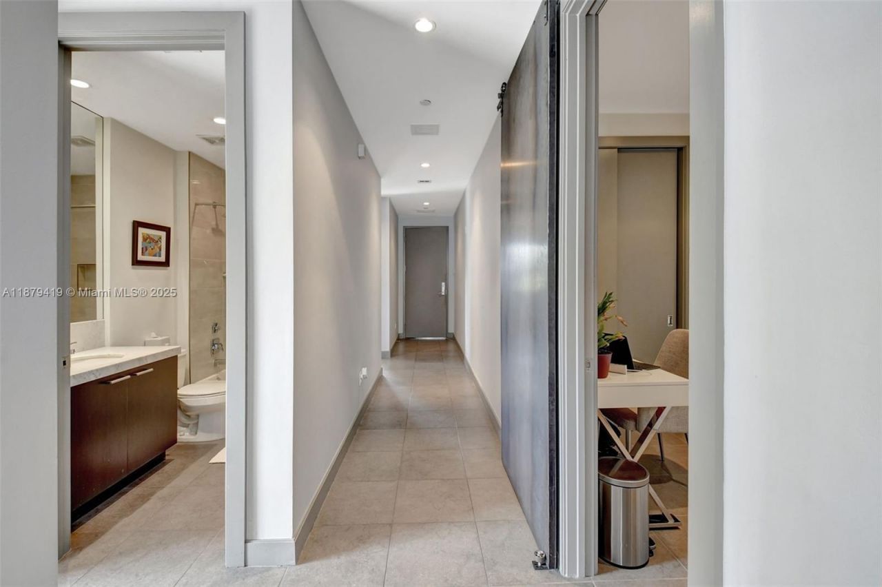 110 SE 2nd St, Unit 203, Delray Beach, FL 33444 Photo