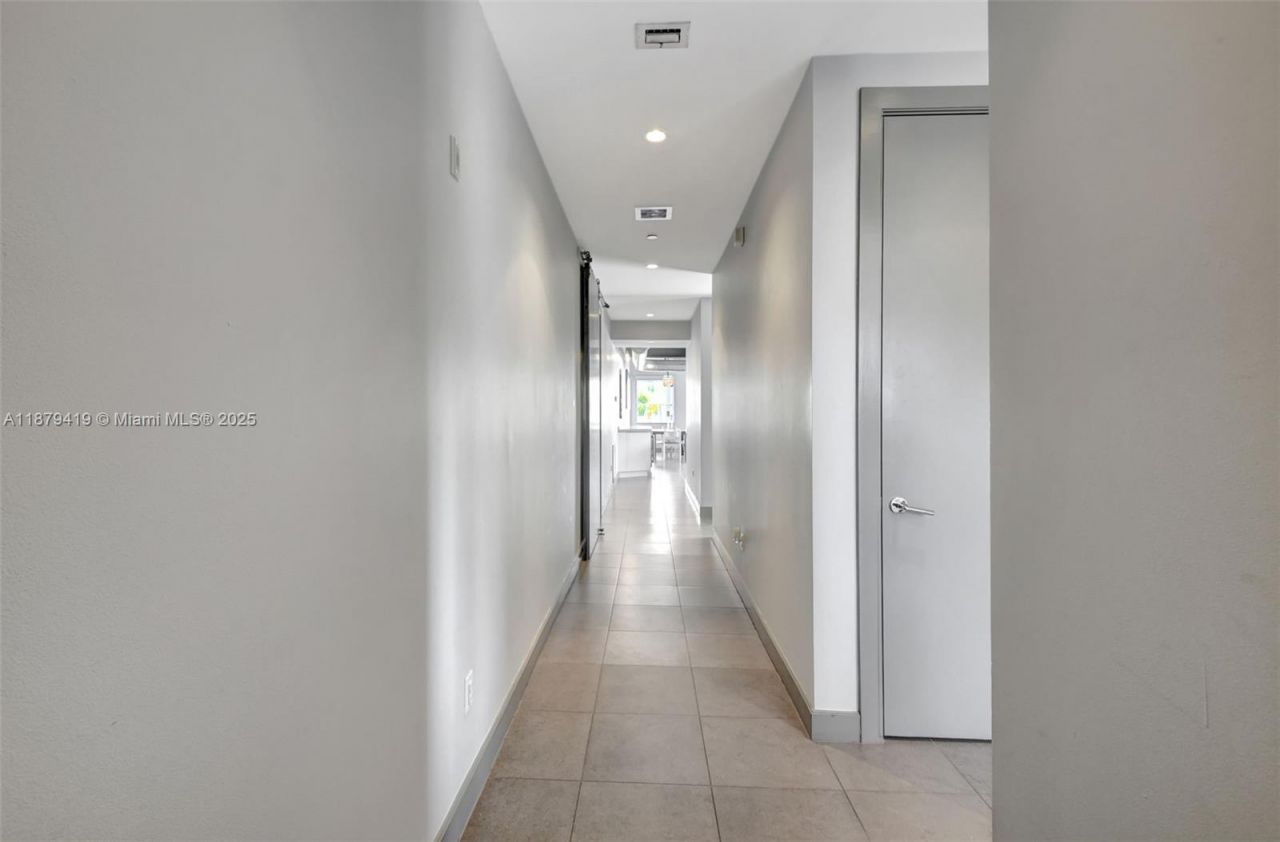 110 SE 2nd St, Unit 203, Delray Beach, FL 33444 Photo