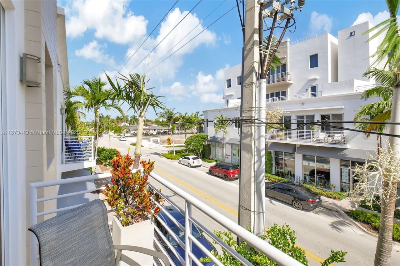 110 SE 2nd St, Unit 203, Delray Beach, FL 33444 Photo