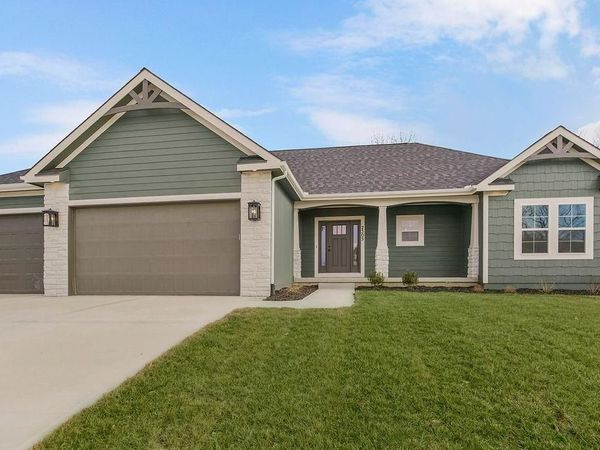 2305 LARKSPUR Lane, Kearney, MO 64060