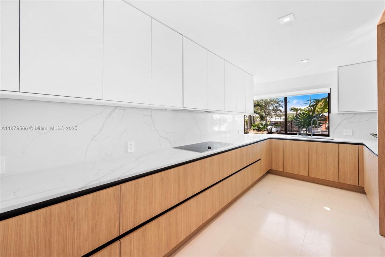 120 NE 49th St, Miami, FL 33137 Photo