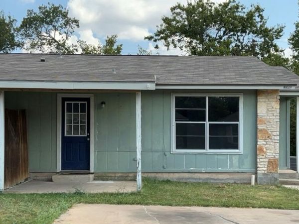 512 Lenora DR, Unit B, Taylor, TX 76574