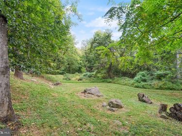 CHARLES TOWN PIKE, HILLSBORO, VA 20132