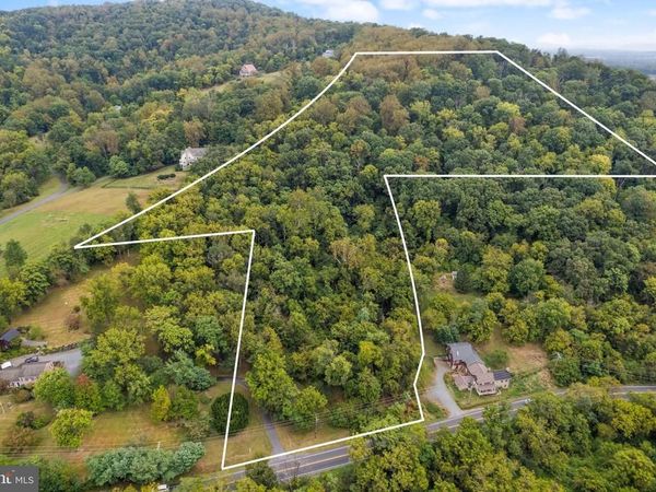 CHARLES TOWN PIKE, HILLSBORO, VA 20132