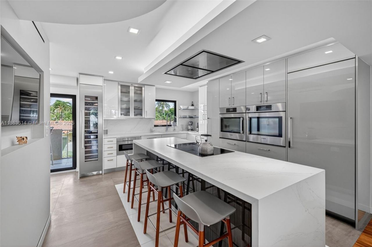 1223 Hillsboro Mile, Unit 4, Hillsboro Beach, FL 33062 Photo