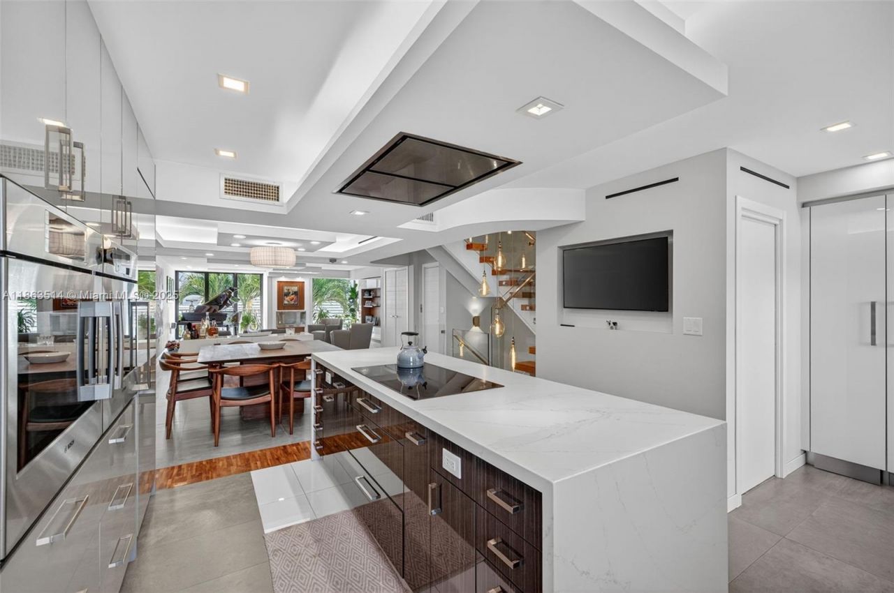 1223 Hillsboro Mile, Unit 4, Hillsboro Beach, FL 33062 Photo