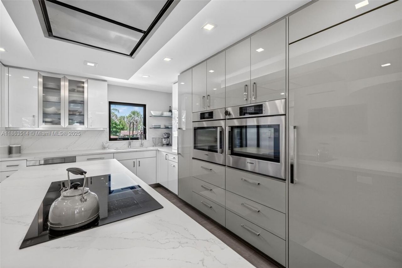 1223 Hillsboro Mile, Unit 4, Hillsboro Beach, FL 33062 Photo