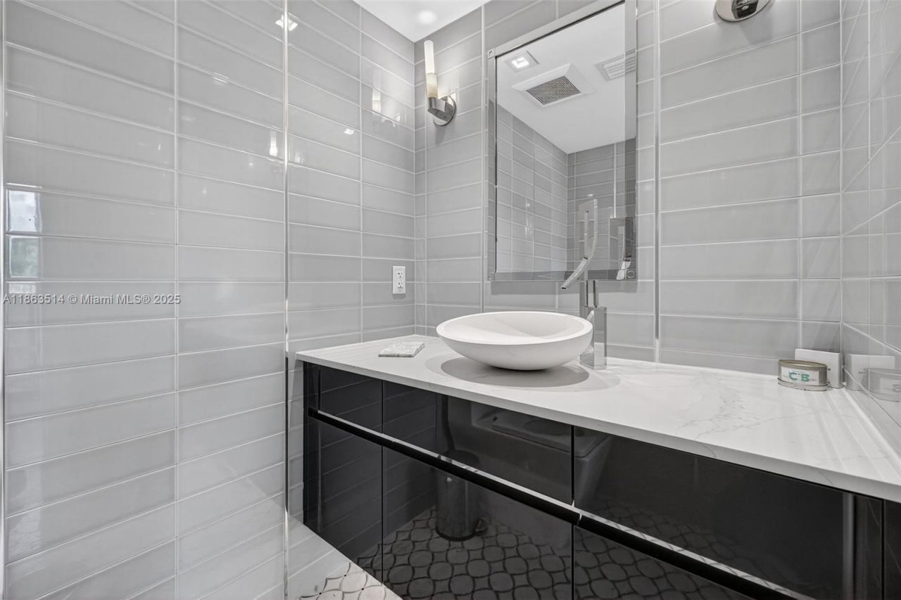 1223 Hillsboro Mile, Unit 4, Hillsboro Beach, FL 33062 Photo