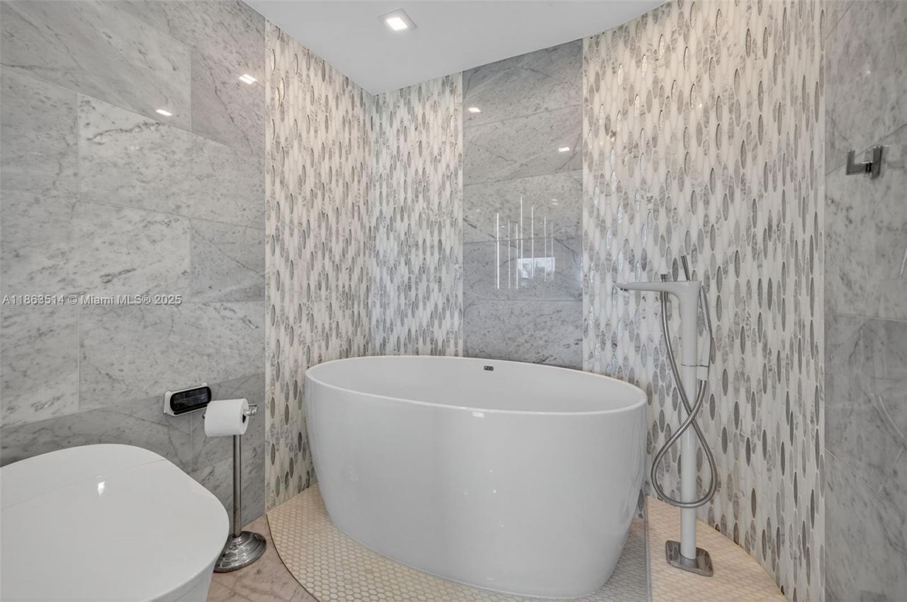 1223 Hillsboro Mile, Unit 4, Hillsboro Beach, FL 33062 Photo