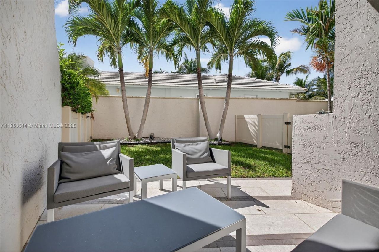 1223 Hillsboro Mile, Unit 4, Hillsboro Beach, FL 33062 Photo