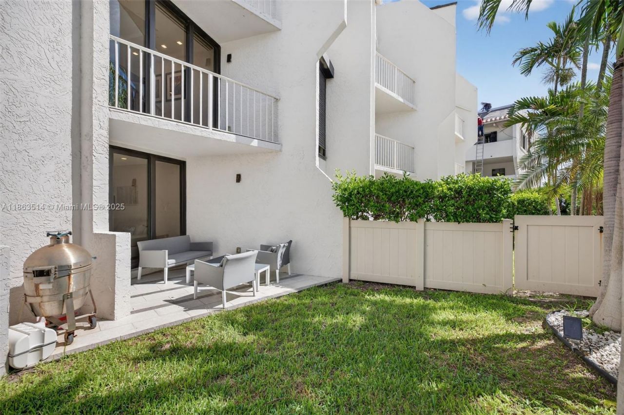 1223 Hillsboro Mile, Unit 4, Hillsboro Beach, FL 33062 Photo