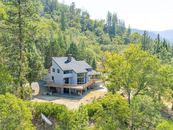 3013 Galls Creek Road, Gold Hill, OR 97525
