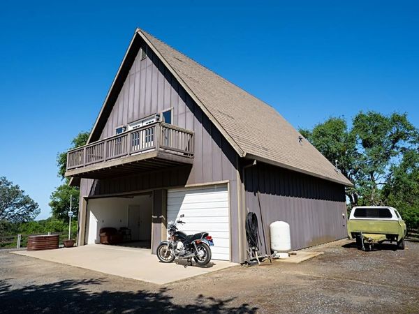 184 Carmel Rd, Burson, CA 95225