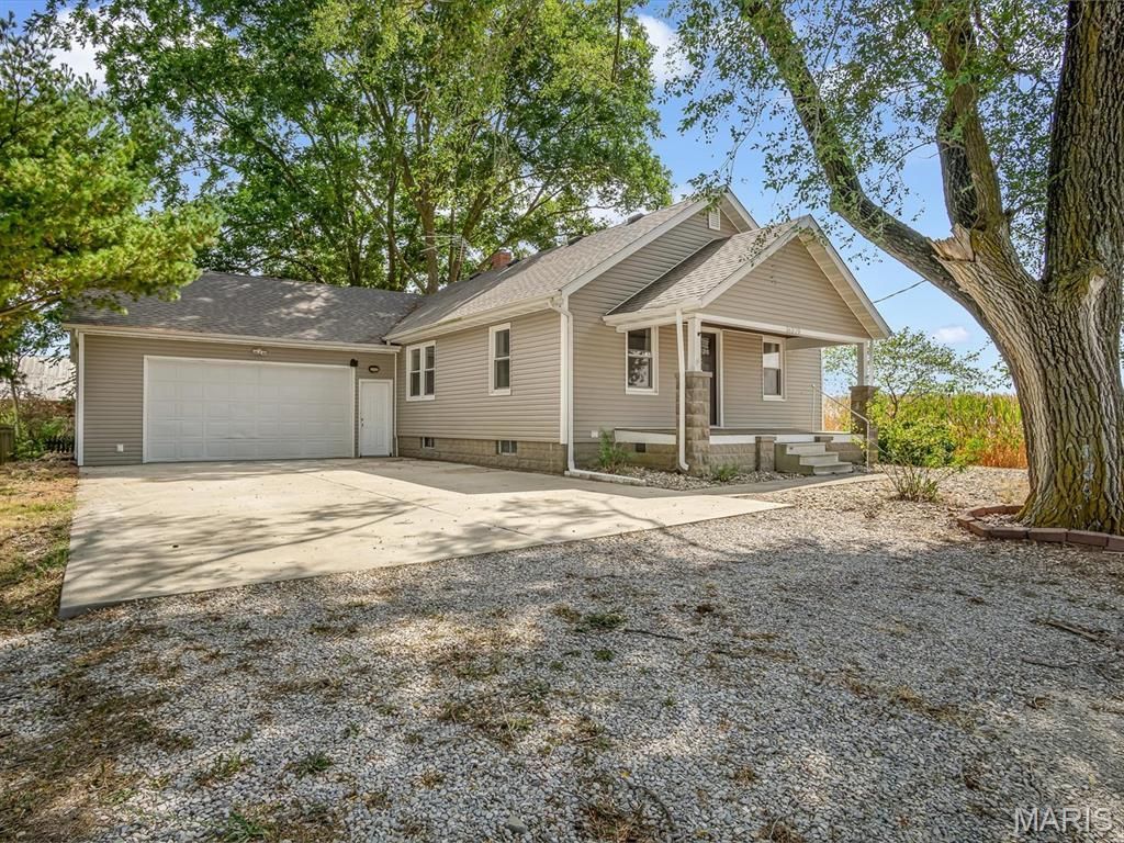 16370 Covington Road, Okawville, IL 62271 Main Photo