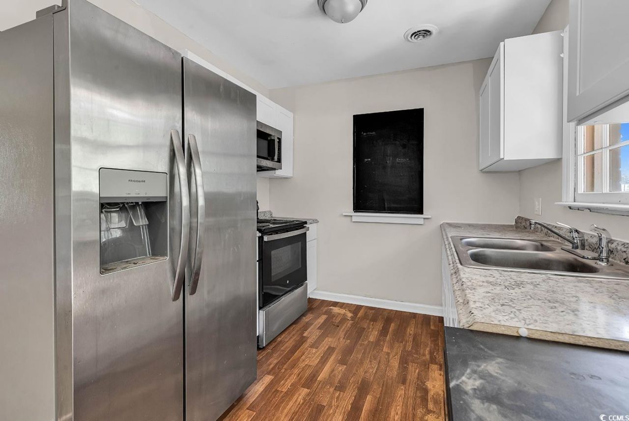 663 Player St. Photo 10