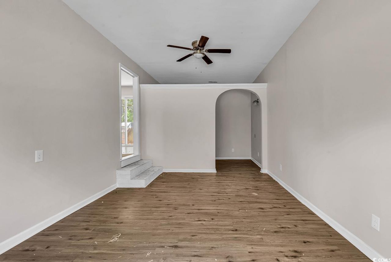 663 Player St. Photo 13