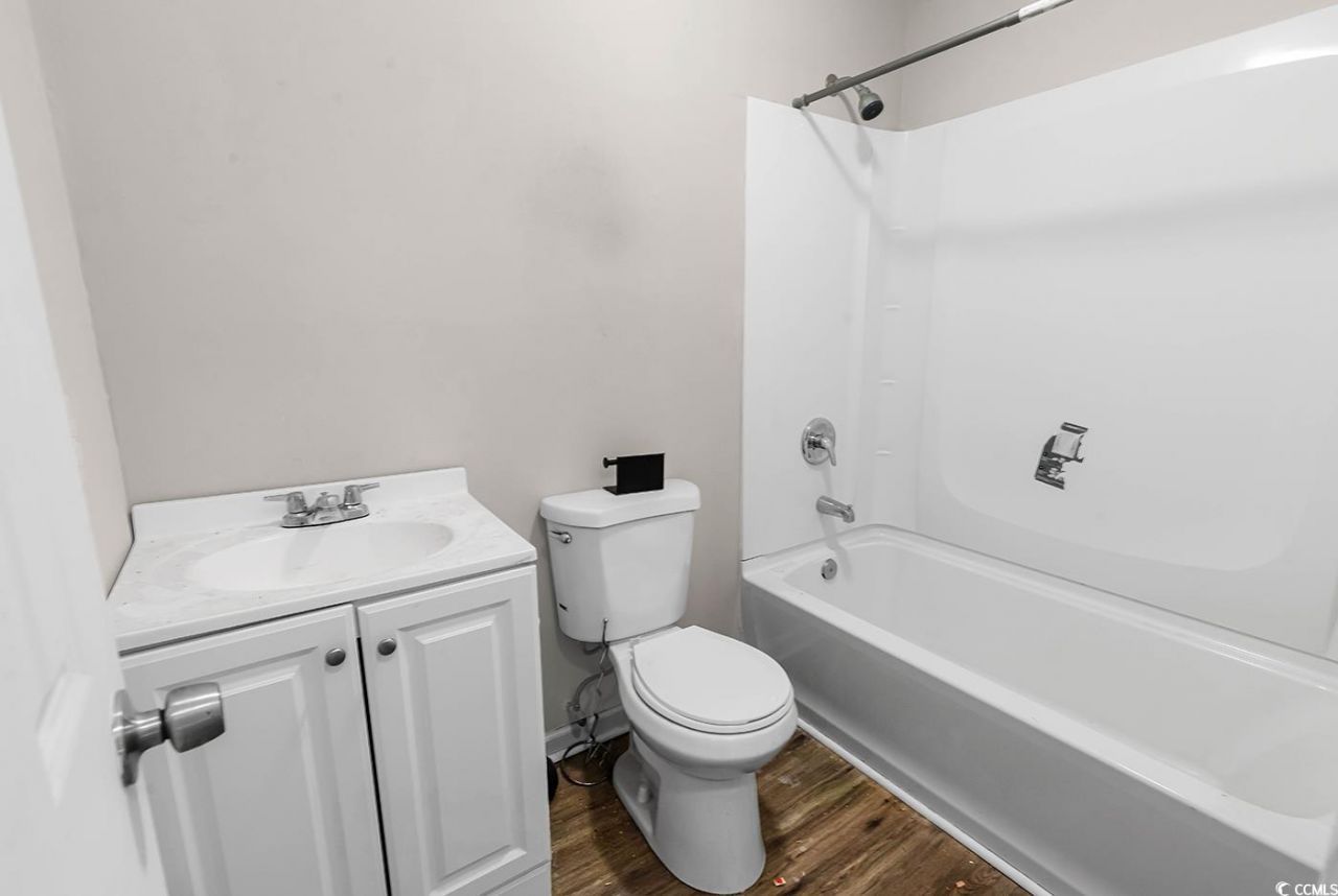 663 Player St. Photo 16