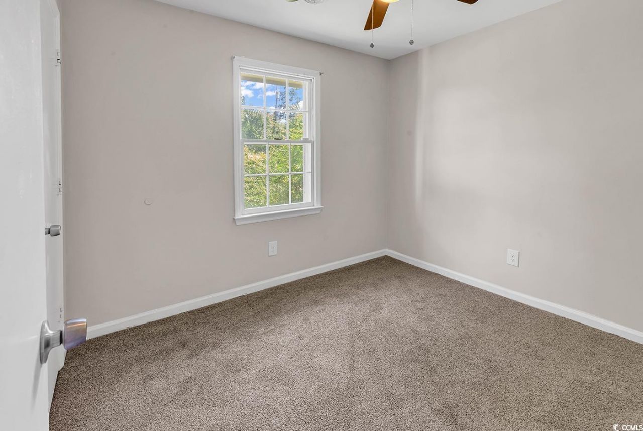 663 Player St. Photo 20