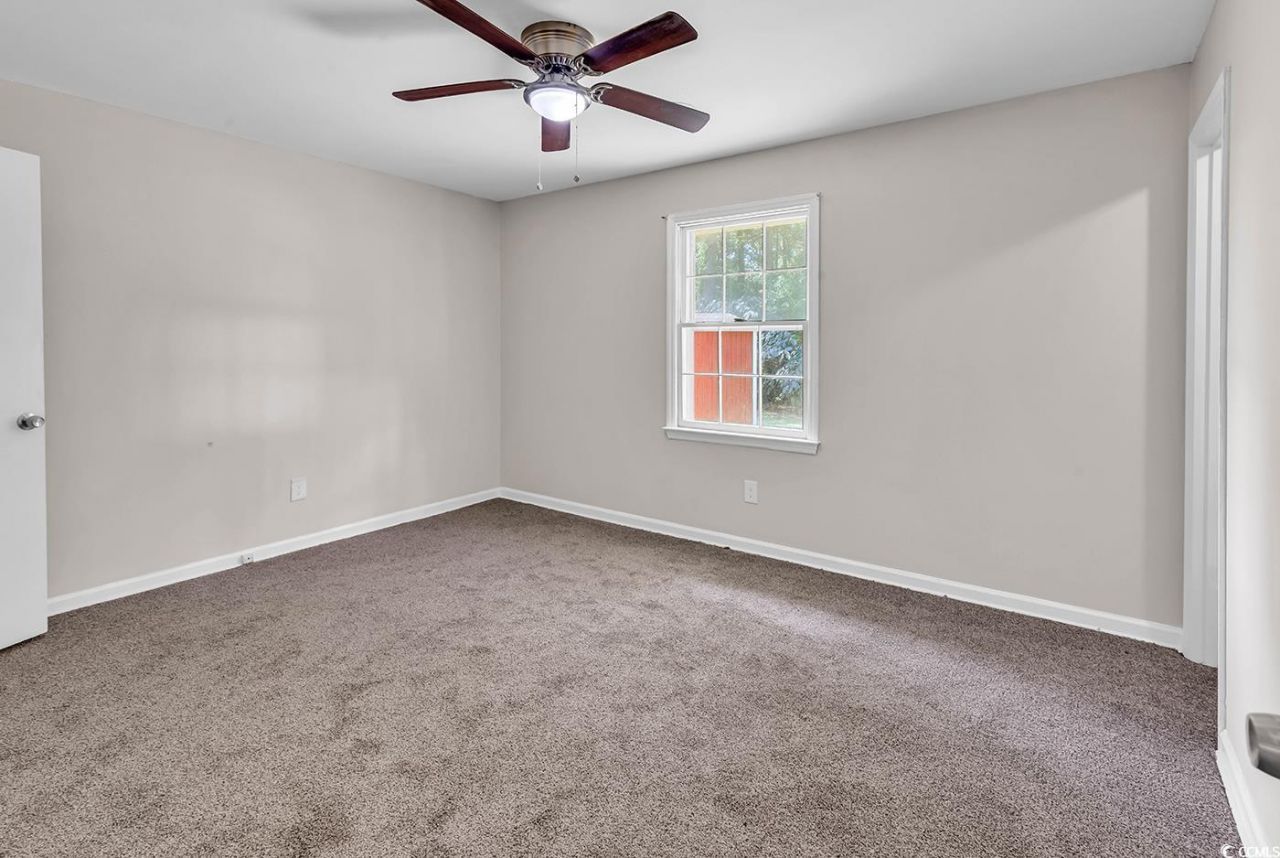 663 Player St. Photo 22