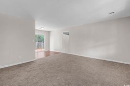 663 Player St. photo 4