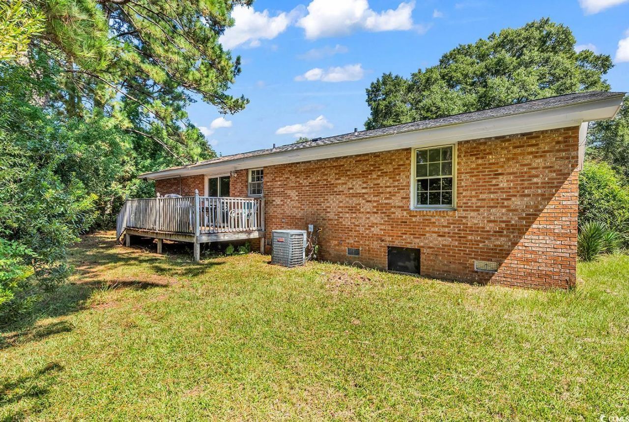 663 Player St. Photo 32